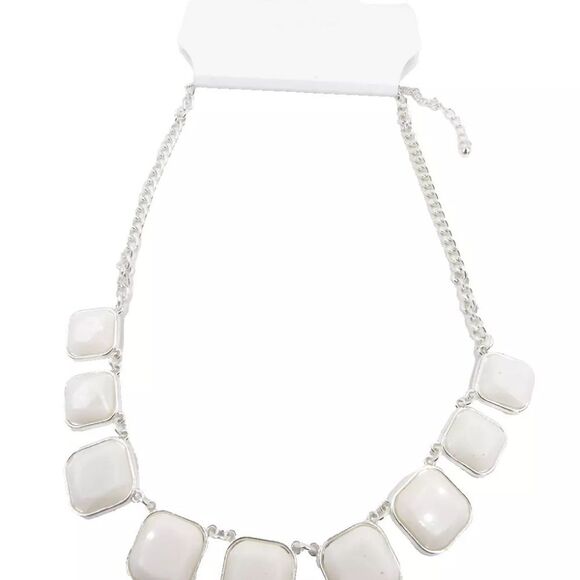 Silver Tone Necklace with Bright Off White Faceted Stones NWT - Picture 2 of 3